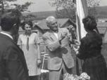 (17/63): Feliks Korycki wciąga flagę lata 60