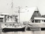 (57/63): Karys<br>1976