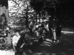 (9/27): Łaźna Struga - na trasie Czerwony Dwór - Pisz, czekamy na ciągnik.<br>1988-07