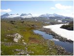 (117/122): Jotunheimen - Wracamy. W oddali najwyższe szczyty Skandynawii.<br>2005-08-21