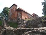 (29/50): Wilno ruiny zamku, ...i resztki murów.<br>2006-08-18