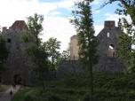 (48/61): Sigulda zamek, na zapleczu Nowego Zamku ruiny zamku prawdziwego, dawnej twierdzy Kawalerów Mieczowych.