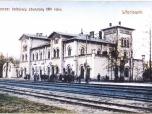 (44/48): Dworzec kolejowy zburzony 1914 roku Włocławek<br>fot. n.n. przed 1914<br>Widok dworca od strony peronów.